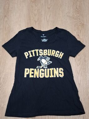 Fanatics Black Pittsburgh Penguins Gold Logo Tee